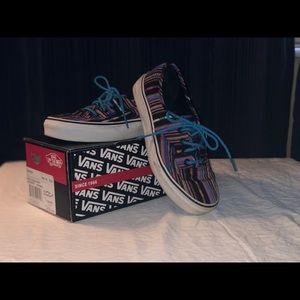Authentic Guate Stripe Black Vans